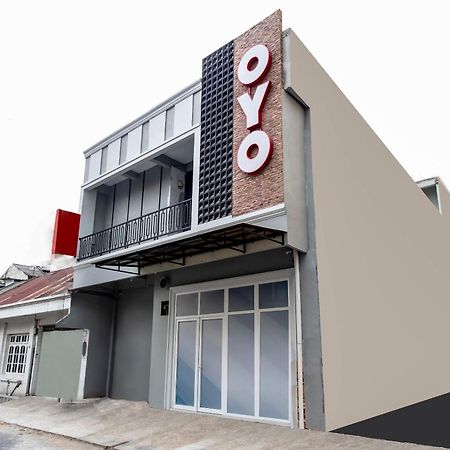 Super Oyo 2345 Homestay Jaya Medan Eksteriør billede