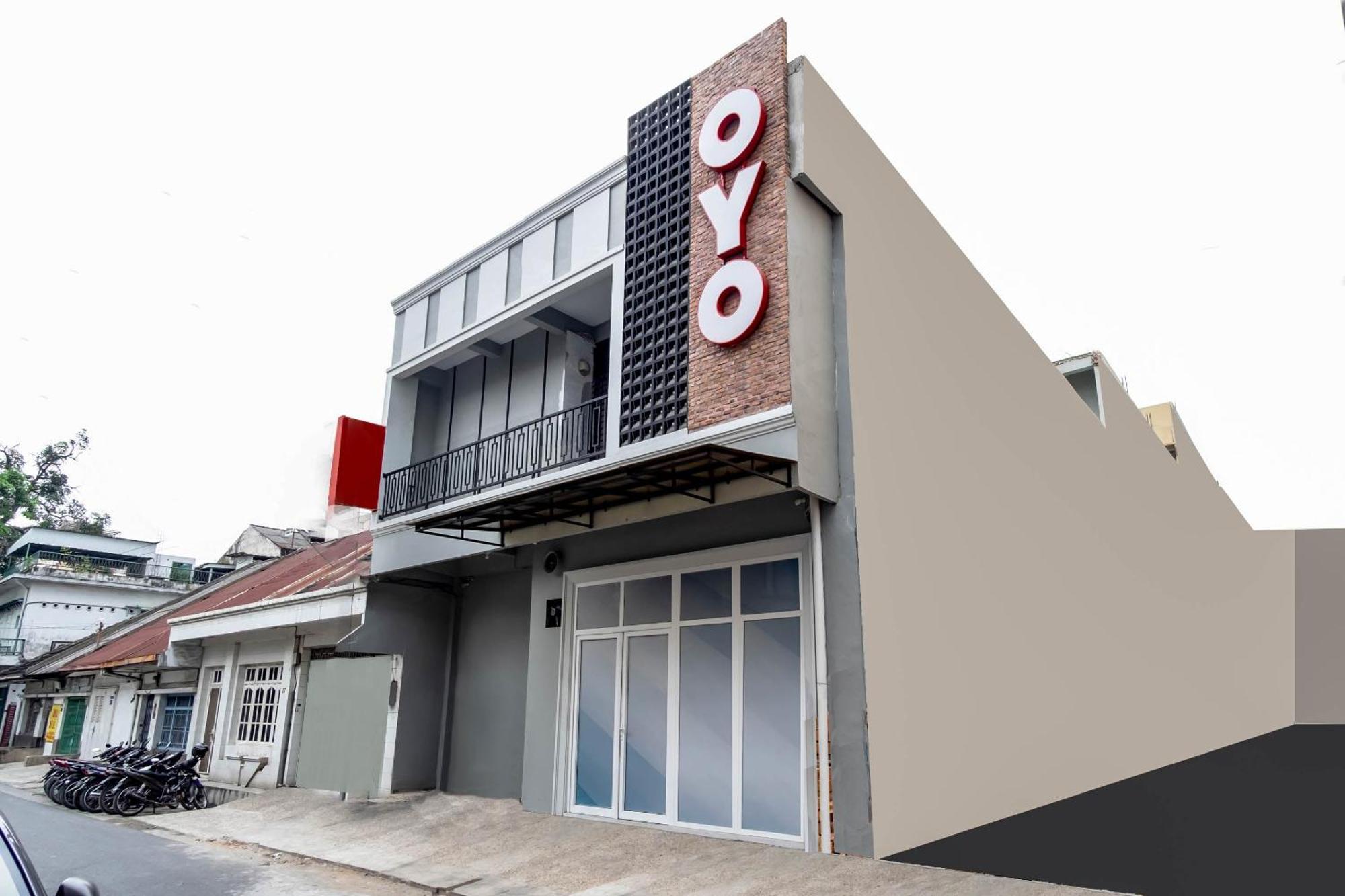 Super Oyo 2345 Homestay Jaya Medan Eksteriør billede