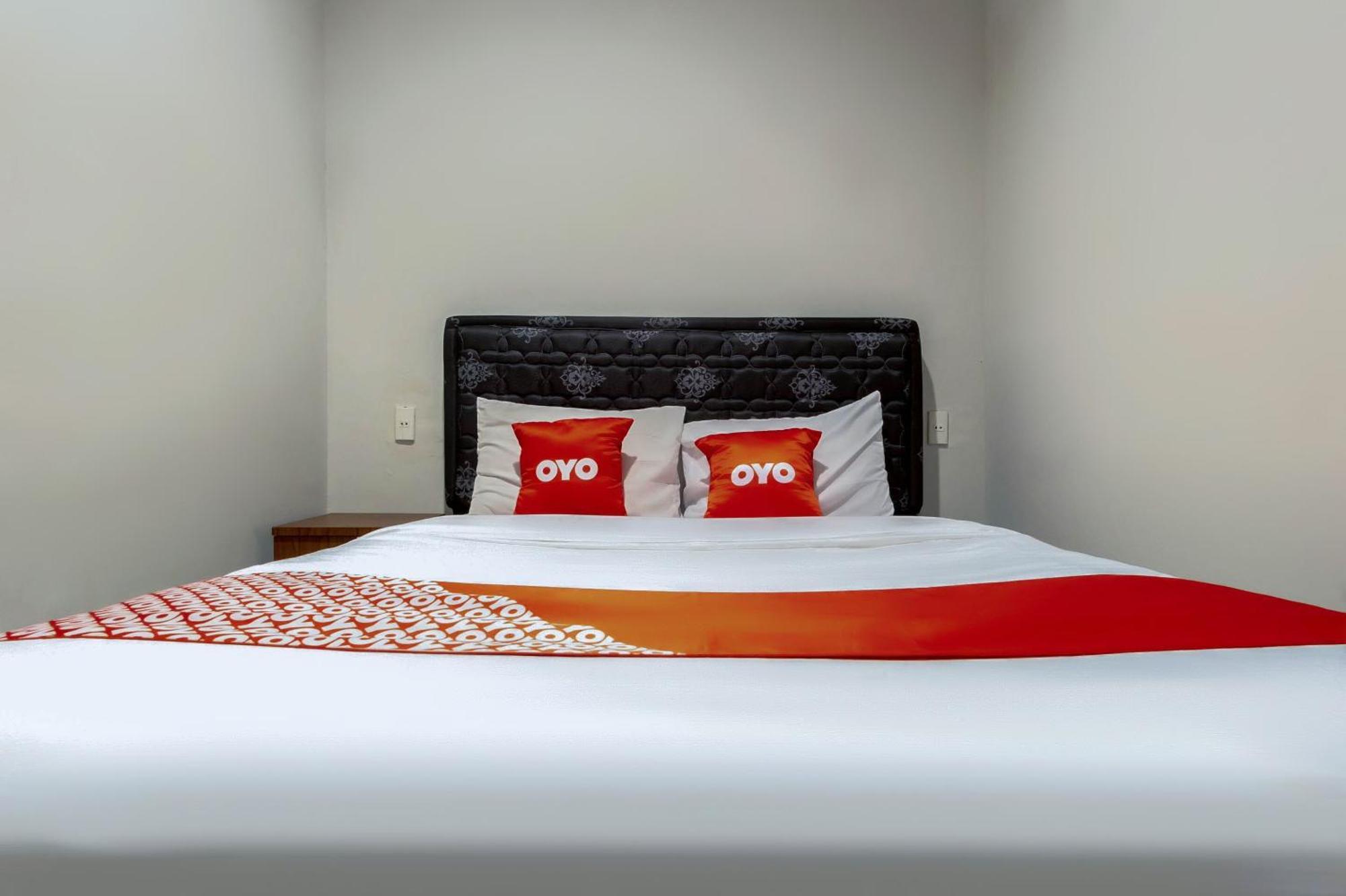 Super Oyo 2345 Homestay Jaya Medan Eksteriør billede