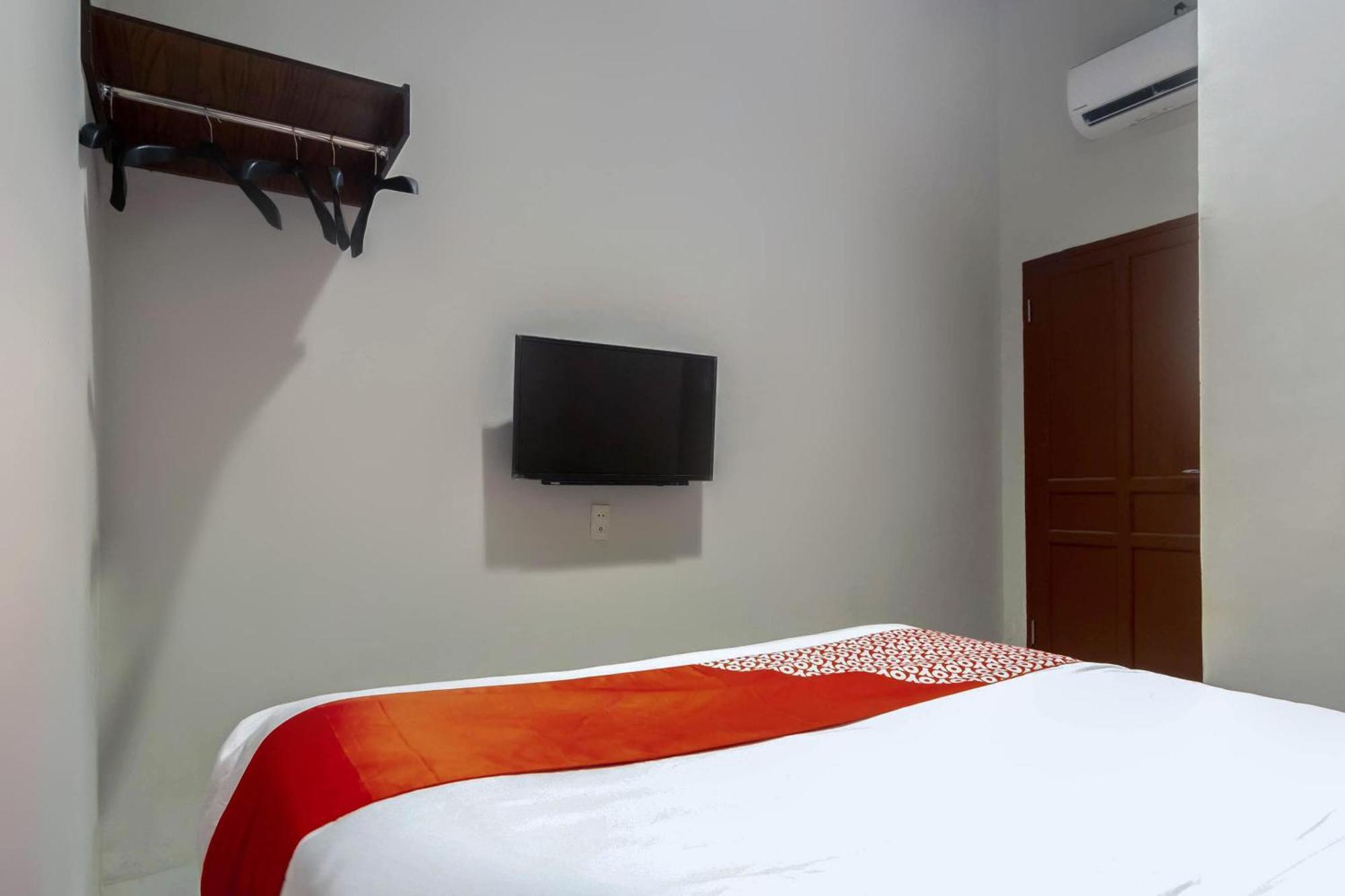 Super Oyo 2345 Homestay Jaya Medan Eksteriør billede