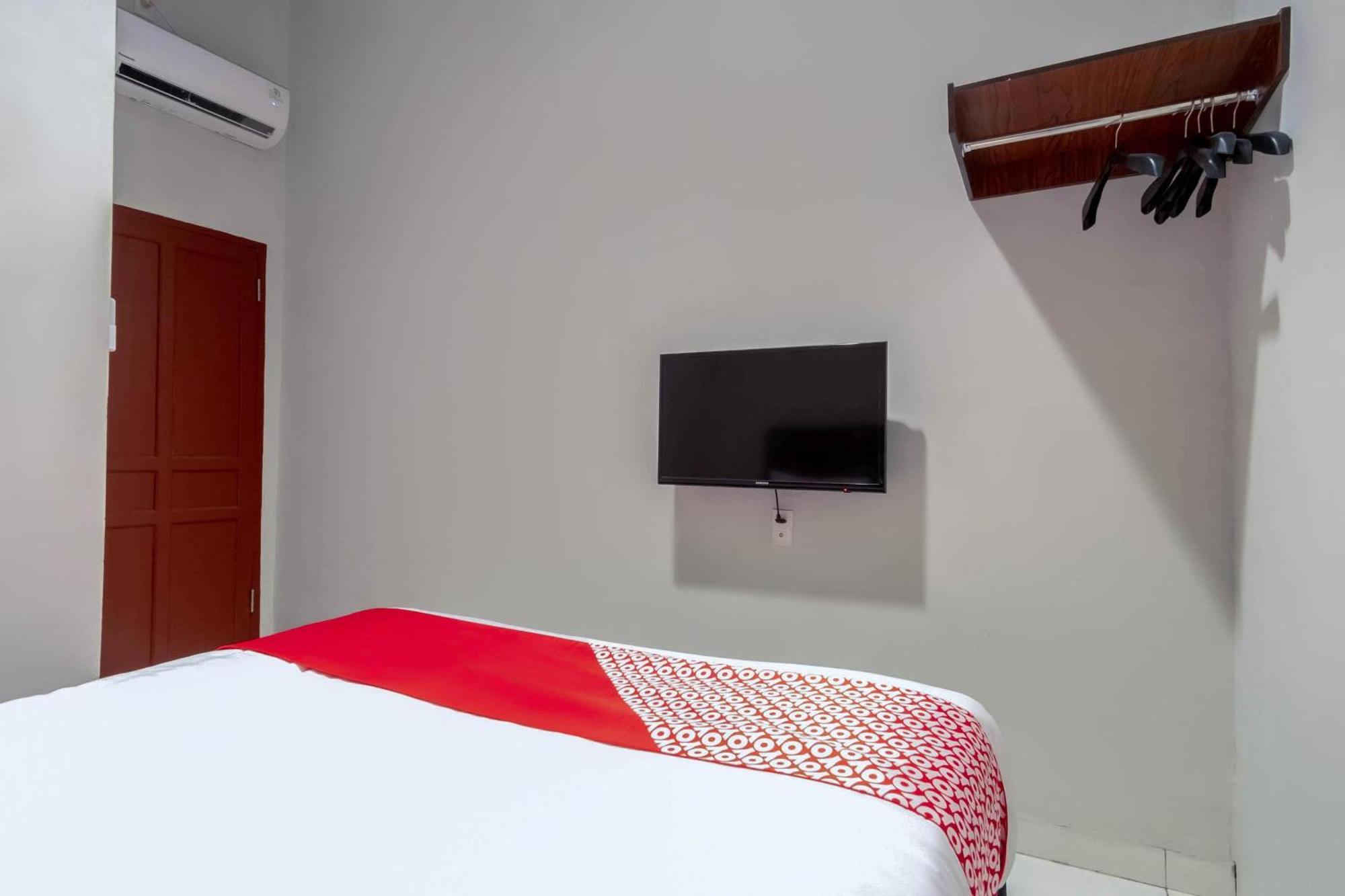 Super Oyo 2345 Homestay Jaya Medan Eksteriør billede