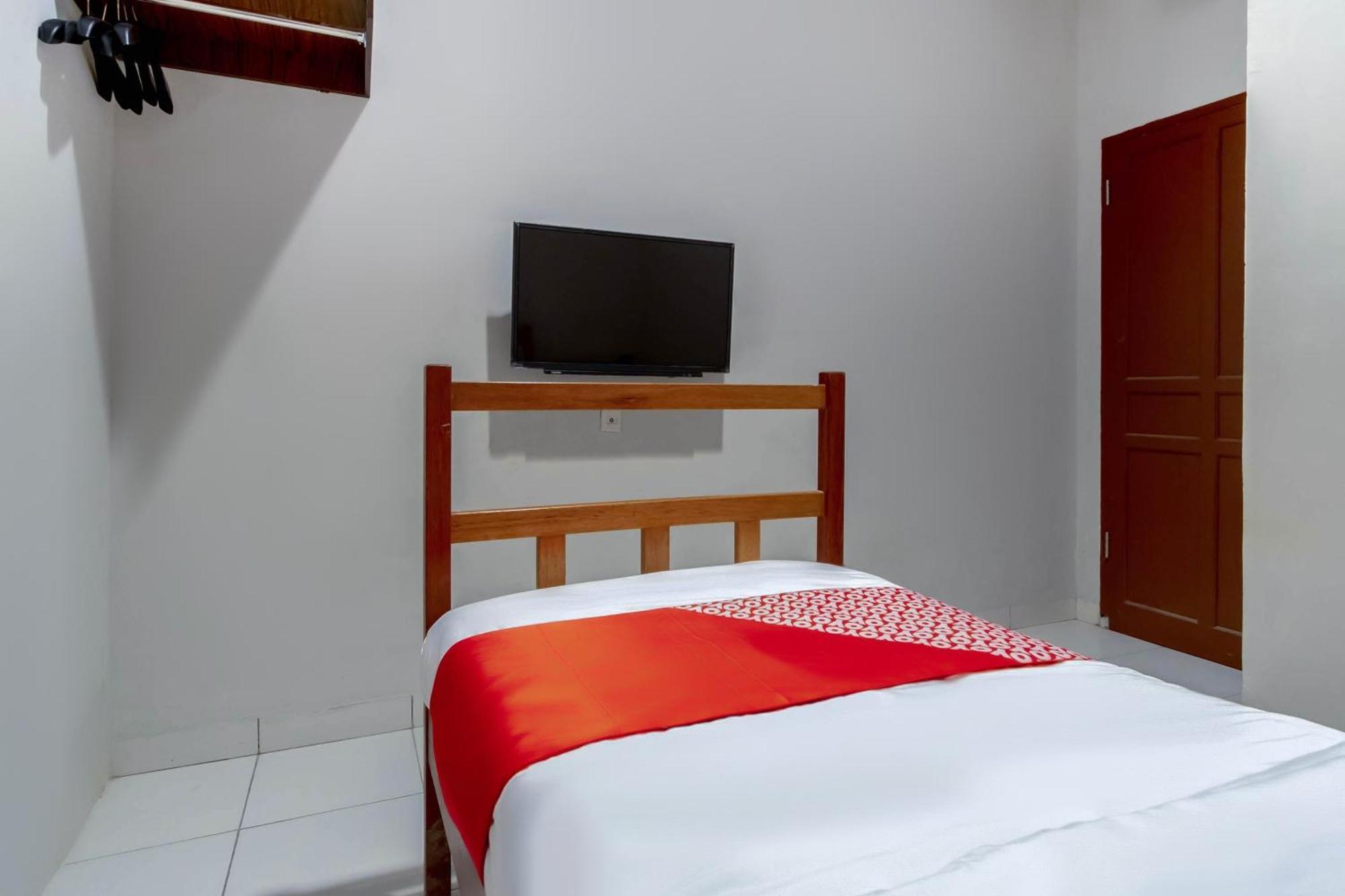 Super Oyo 2345 Homestay Jaya Medan Eksteriør billede