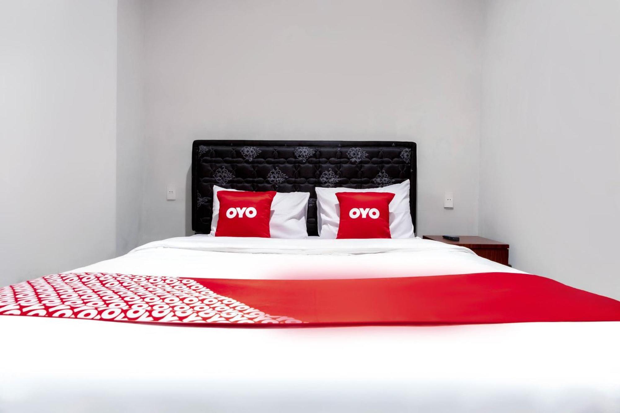 Super Oyo 2345 Homestay Jaya Medan Eksteriør billede
