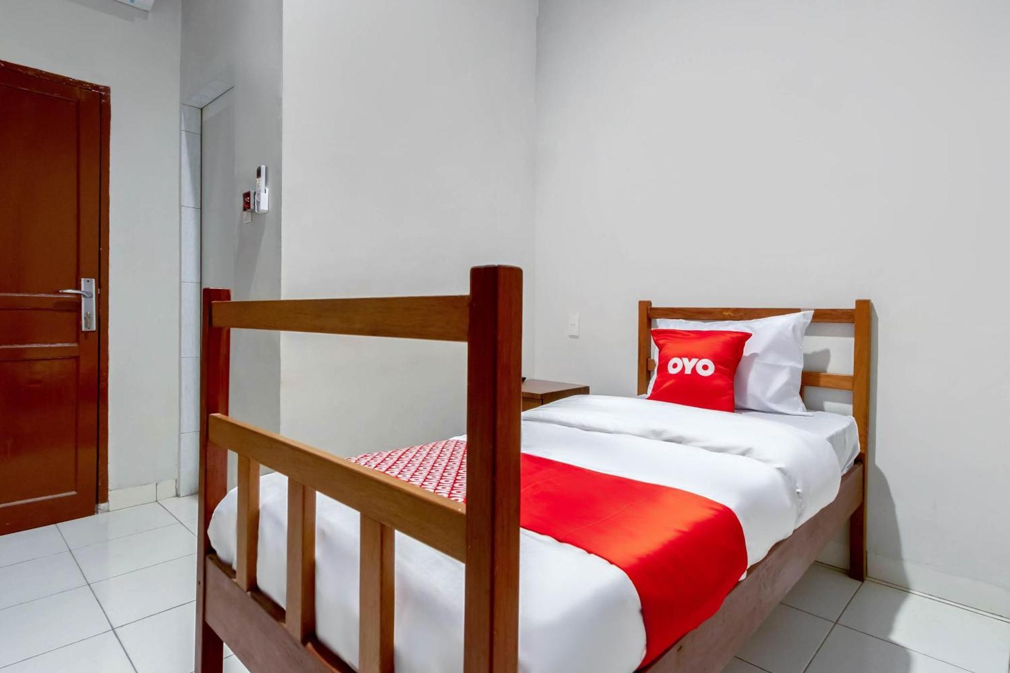 Super Oyo 2345 Homestay Jaya Medan Eksteriør billede