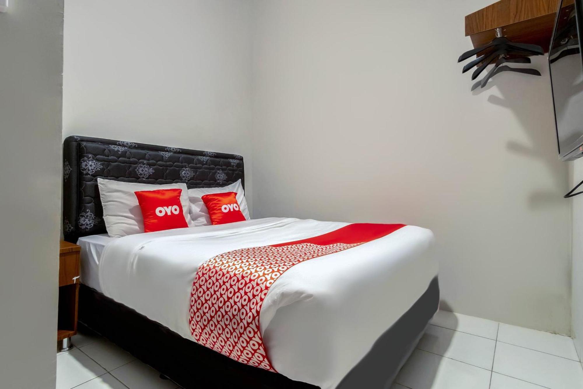 Super Oyo 2345 Homestay Jaya Medan Eksteriør billede